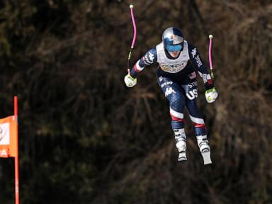 lindsey-vonn-falls-toward-end-of-downhill-training-run-in-cortina