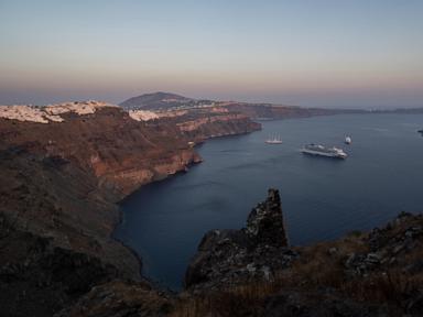 multiple-tremors-near-greek-island-of-santorini-shut-schools-and-put-residents-on-edge