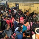 stampede-kills-15-people-at-new-delhi-train-station,-indian-official-says