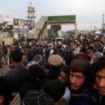 thousands-attend-funeral-for-senior-taliban-linked-cleric-slain-in-pakistan’s-northwest