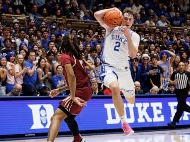 cooper-flagg-returns-for-2nd-half-after-leaving-no.-2-duke’s-victory-with-eye-injury