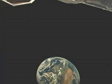 us-military’s-mini-space-shuttle-returns-to-earth-after-orbiting-for-434-days-on-a-secret-mission