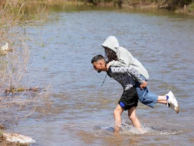 syrian-kurds-celebrate-deal-with-damascus-as-coastal-residents-remain-wary-after-violence