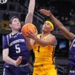 martinelli-scores-28-and-northwestern-beats-minnesota-72-64-to-begin-the-big-ten-tourney
