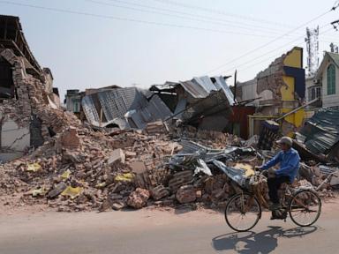 officials-survey-damage-in-myanmar’s-earthquake-devastated-central-areas