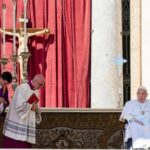 pope-appears-before-crowd-in-st.-peter’s-square,-2-weeks-after-his-release-from-hospital