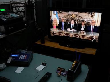 argentina-says-it-will-lift-the-country’s-strict-currency-controls-with-help-from-the-imf