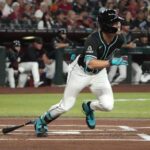 gurriel-hits-winning-sacrifice-fly-as-diamondbacks-score-5-in-9th-to-stun-brewers-5-4