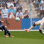 kevin-kelsy-scores-in-each-half-to-lead-timbers-to-4-2-victory-over-sporting-kc