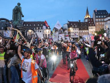 serbian-students-cycle-hundreds-of-miles-to-take-their-grievances-to-the-eu
