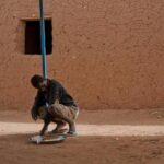more-than-1,800-migrants-expelled-from-algeria-into-niger,-rights-group-says