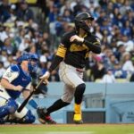 teoscar-hernandez-hits-tiebreaking-homer-in-8th-inning-and-dodgers-beat-pirates-8-4