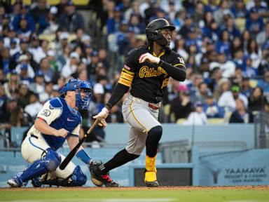 teoscar-hernandez-hits-tiebreaking-homer-in-8th-inning-and-dodgers-beat-pirates-8-4