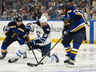 blues-score-3-goals-in-2:13-of-the-second-period-to-beat-jets-5-2-and-force-a-game-7