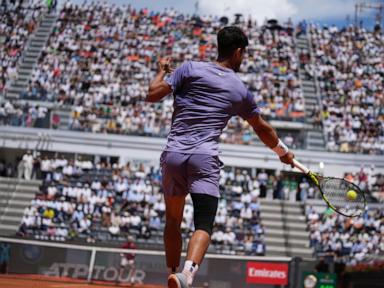 alcaraz-advances-to-the-italian-open-quarterfinals;-sinner-faces-a-test-vs.-cerundolo