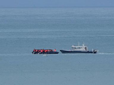1-person-dies-when-a-boat-overloaded-with-migrants-sinks-in-the-english-channel