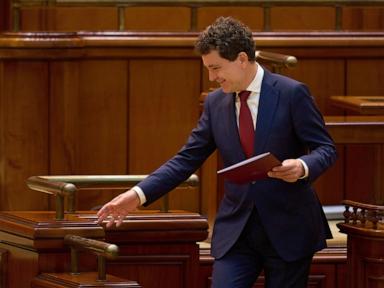 romania’s-new-president-is-sworn-in-as-a-political-crisis-eases,-but-challenges-loom