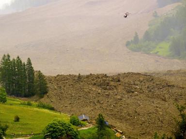 man-remains-missing-after-a-swiss-glacier-collapsed-and-destroyed-an-alpine-village