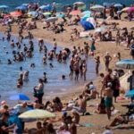 half-of-world’s-population-endured-extra-month-of-extreme-heat-due-to-climate-change,-experts-say