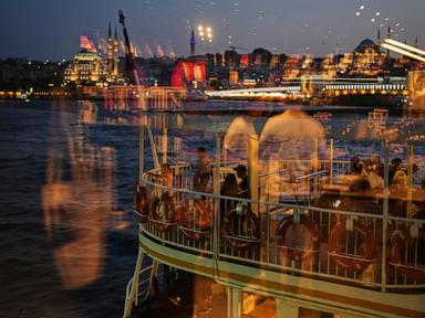 1-killed-and-19-injured-as-hot-air-balloon-crashes-in-central-turkey