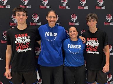 uconn-greats-rebecca-lobo-and-jen-rizzotti-reunite-to-coach-aau-team-with-their-sons-on-it