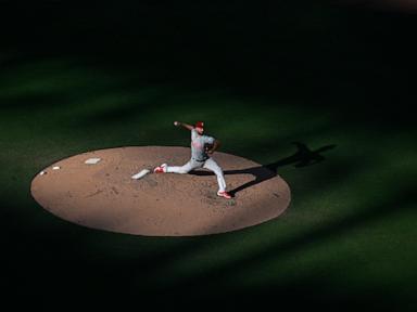 merrill’s-2-homers-off-wheeler-help-the-padres-beat-the-phillies-5-4