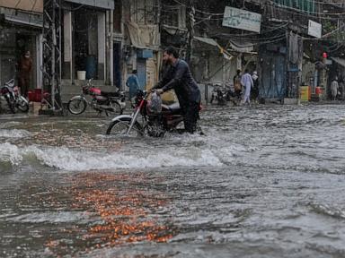 heavy-monsoon-rains-in-pakistan-kill-54-people-in-24-hours