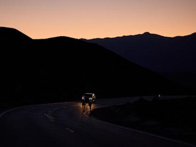 the-grueling-135-mile-journey-of-a-66-year-old-runner-through-one-of-the-hottest-places-on-earth