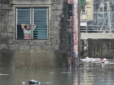 storm-wipha-hits-northern-vietnam-with-strong-winds-and-heavy-rain