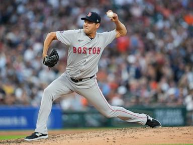 royals-calling-up-45-year-old-pitcher-rich-hill-from-minors-for-a-start-against-the-cubs