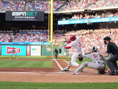 carlos-narvaez’s-11th-inning-2-run-homer-lifts-red-sox-over-phillies-9-8