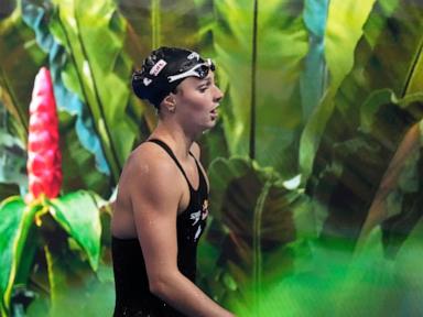 summer-mcintosh-starts-her-quest-for-five-gold-medals-at-the-swim-world-championships