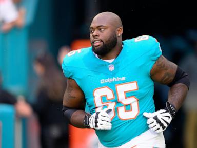 cowboys-guard-rob-jones-breaks-bone-in-his-neck-and-could-miss-months,-he-says