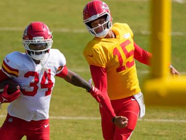 mahomes,-chiefs-starters-to-play-in-preseason-opener-against-cardinals