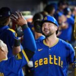 raleigh-hits-mlb-leading-43rd-homer-in-8th-to-rally-mariners-to-a-3-2-win-over-rays