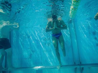 ukrainian-veterans’-inspiring-bosphorus-swim-on-independence-day,-in-photos