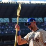 cal-raleigh-hits-50th-homer,-joining-mickey-mantle-as-switch-hitters-to-reach-mark