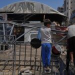 un-food-agency-chief-says-women-and-children-are-starving-in-gaza-and-pressed-netanyahu-on-aid