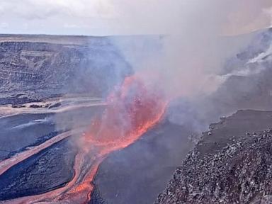 hawaii’s-kilauea-volcano-erupts-with-lava-pouring-out-from-multiple-vents