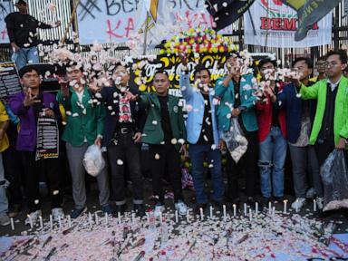 indonesian-leader-fires-the-ministers-of-finance-and-security-after-deadly-protests