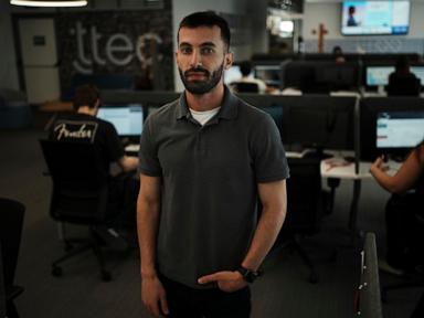 ai-shakes-up-the-call-center-industry,-but-some-tasks-are-still-better-left-to-humans