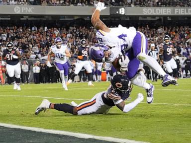 jj.-mccarthy-rallies-vikings-in-4th-quarter-of-his-debut-for-27-24-win-over-bears