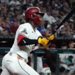 perdomo-hits-game-winning-single-in-9th-to-keep-d-backs-in-nl-wild-card-race,-beating-dodgers-5-4