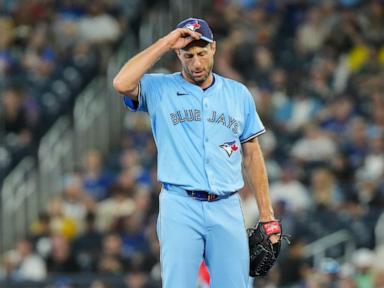 crochet-pitches-8-sharp-innings,-yoshida-and-narvaez-homer-as-red-sox-beat-slumping-blue-jays-7-1