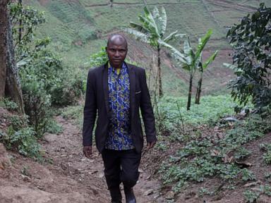 in-uganda,-a-vibrant-tourist-economy-boosts-the-conservation-of-endangered-mountain-gorillas