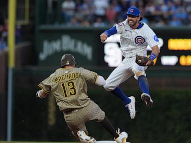 dansby-swanson-leads-stellar-defensive-performance-for-cubs-in-nl-wild-card-series