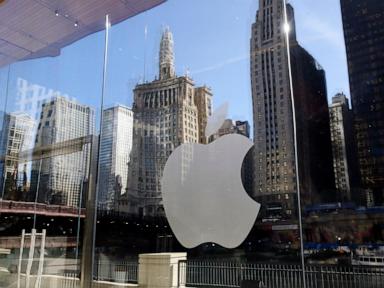 apple-takes-down-app-that-allows-people-to-track-and-anonymously-report-sightings-of-ice-agents