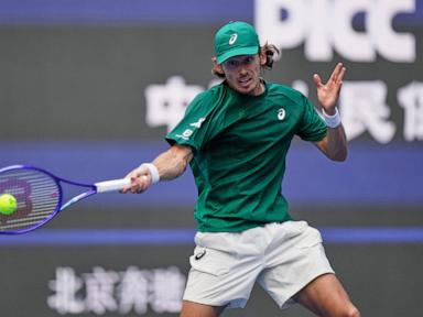 alex-de-minaur-advances-to-third-round-at-the-shanghai-masters,-andrey-rublev-out