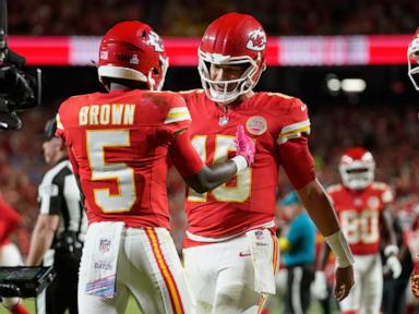 mahomes-leads-the-chiefs-to-a-30-17-victory-over-lions,-and-a-fistfight-erupts-at-the-finish