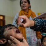 pakistan-police-officer-killed-in-attack-by-gunmen-on-a-polio-vaccine-team